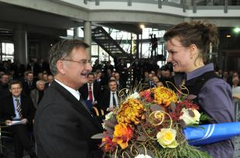 Lydia Schmidt wurde als 1.500ste Mitarbeiterin eines TCC-Unternehmens begrüßt.